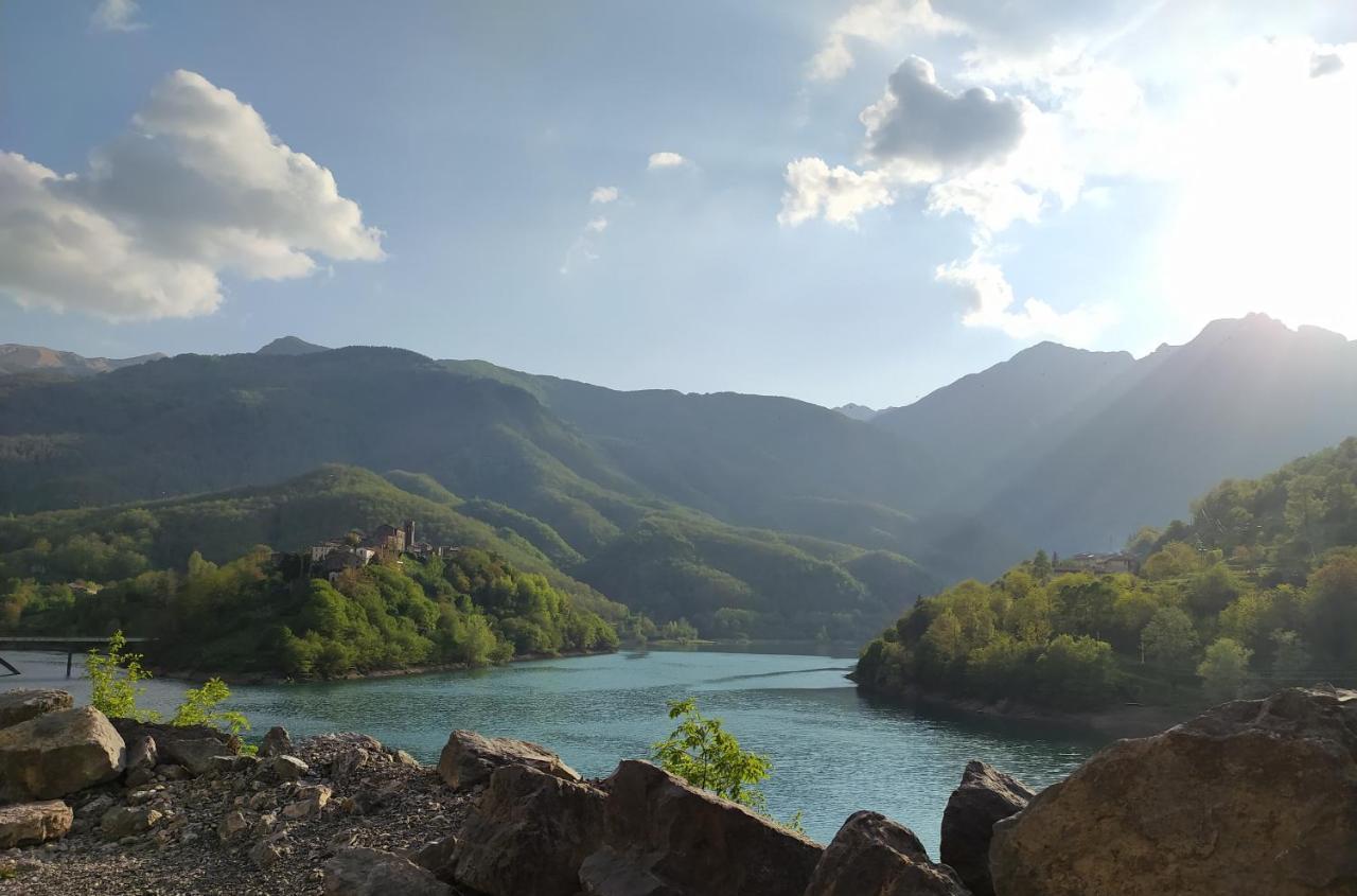 Casa Vacanze Al Colletto - Con Terrazza Panoramica In Centro Storico Vagli di Sotto Exteriér fotografie